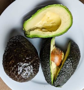 how to cut the pit out of an avocado